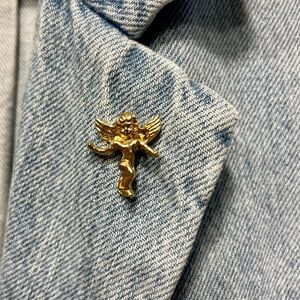 Gold Cherub Angel Lapel Pin Brooch